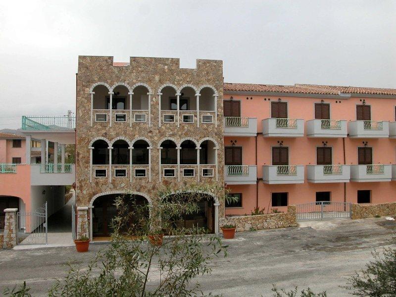 Albergo Residenziale Gli Ontani Cala Liberotto Buitenkant foto