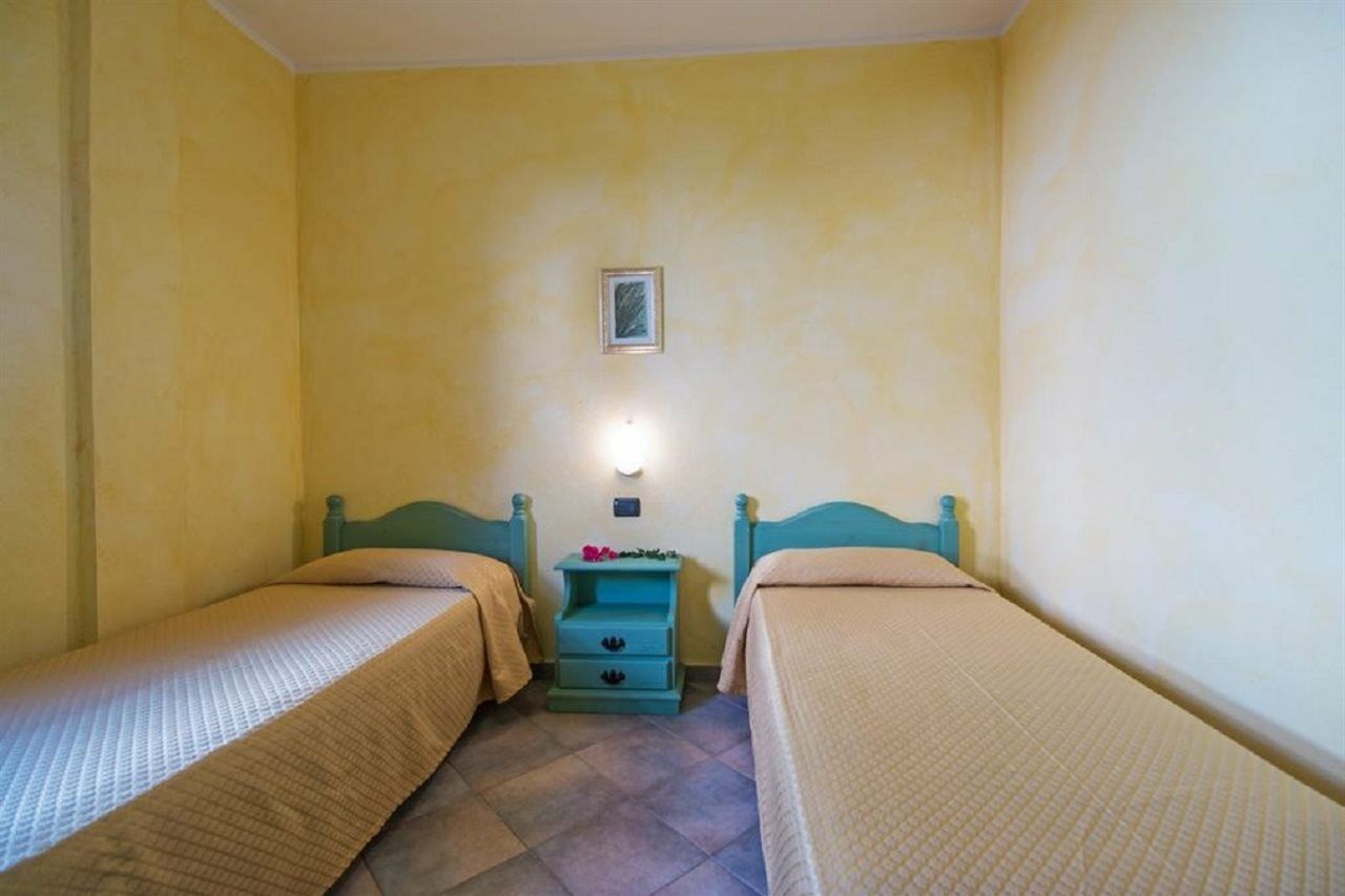 Albergo Residenziale Gli Ontani Cala Liberotto Buitenkant foto